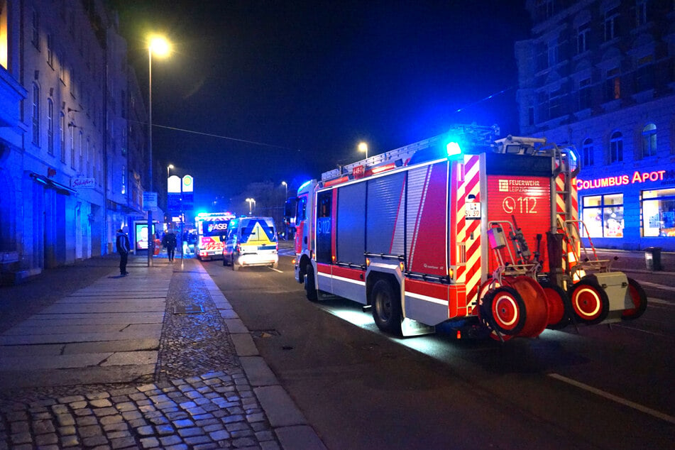 Polizei, Feuerwehr und Rettungsdienst wurden am Montagabend in die Dresdner Straße gerufen.