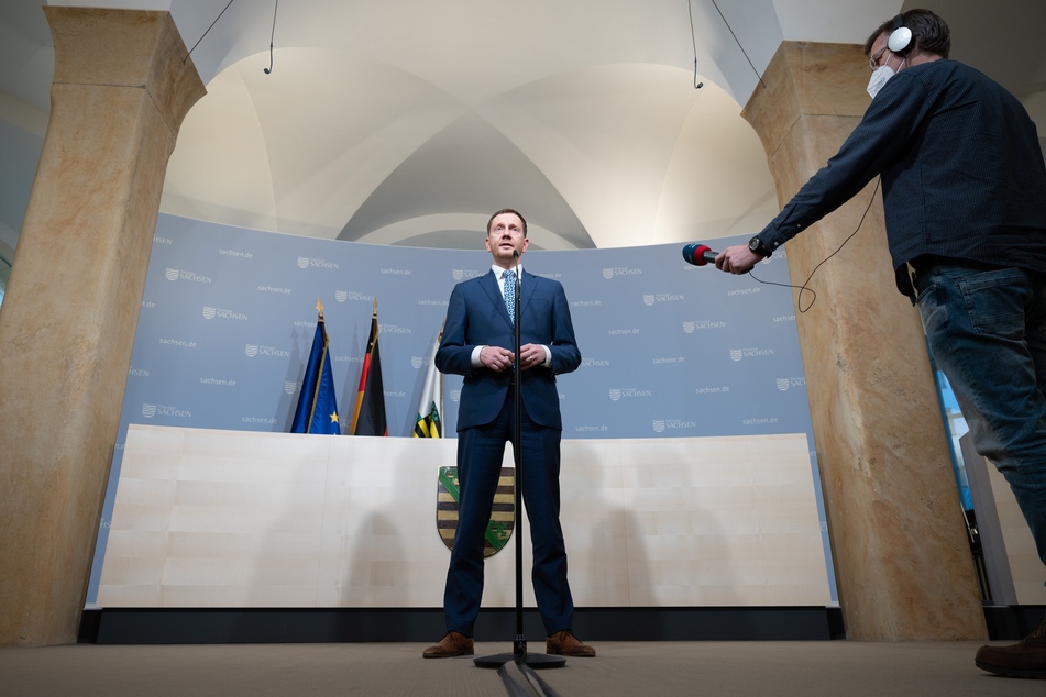 MP Michael Kretschmer (45, CDU) spricht während eines Pressestatement in der Sächsischen Staatskanzlei nach dem digitalen Impfgipfel.