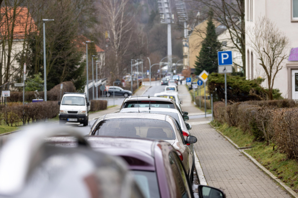 Jedes Mal erreichen die Stadt zahlreiche Beschwerden über zugeparkte Ein- und Ausfahrten.