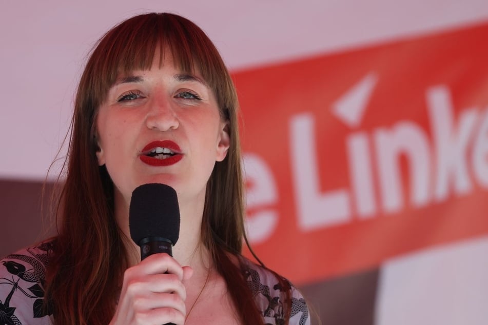 Fraktionsvorsitzende im Bundestag, Heidi Reichinnek, hat Antisemitismus-Vorwürfe gegen ihre Partei zurückgewiesen und unterstützt die Berliner Linke.