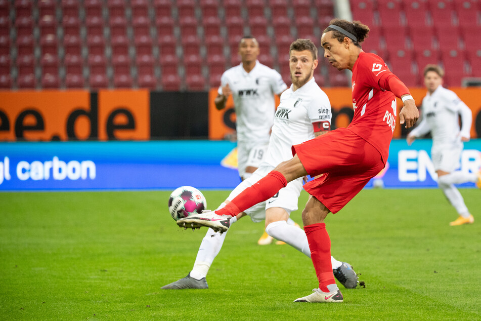 Yussuf Poulsens erste Ballberührung, eine Direktabnahme, landete äußerst sehenswert im Kasten.