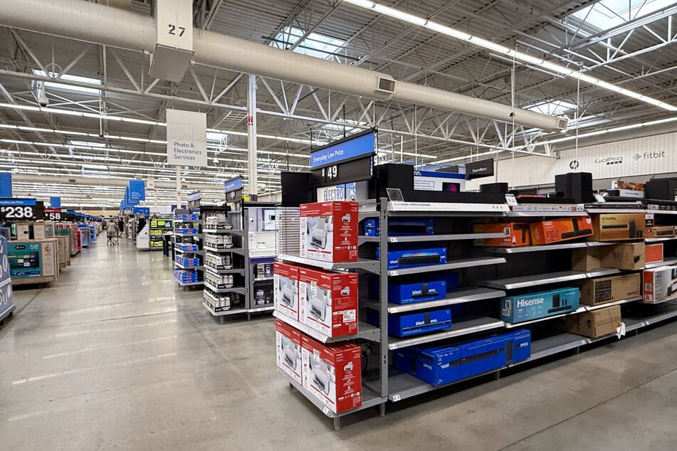 Walmart slashes Prices this Thursday, March 5 on Tech Gadgets, Fashion pieces and Home Items
