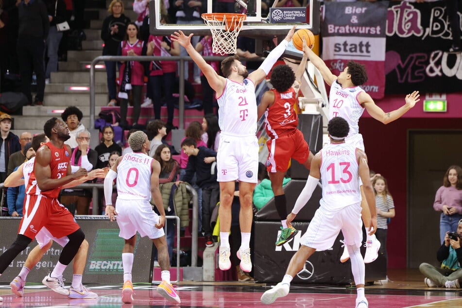 Die Telekom Baskets Bonn stehen erstmals im Viertelfinale der Basketball Champions League.