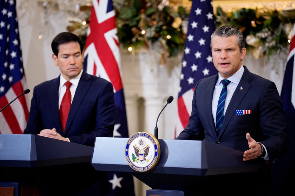Secretary of War Pete Hegseth (r.) and Secretary of State Marco Rubio (l.) defended the "highly successful mission" as they left the Tuesday briefing.