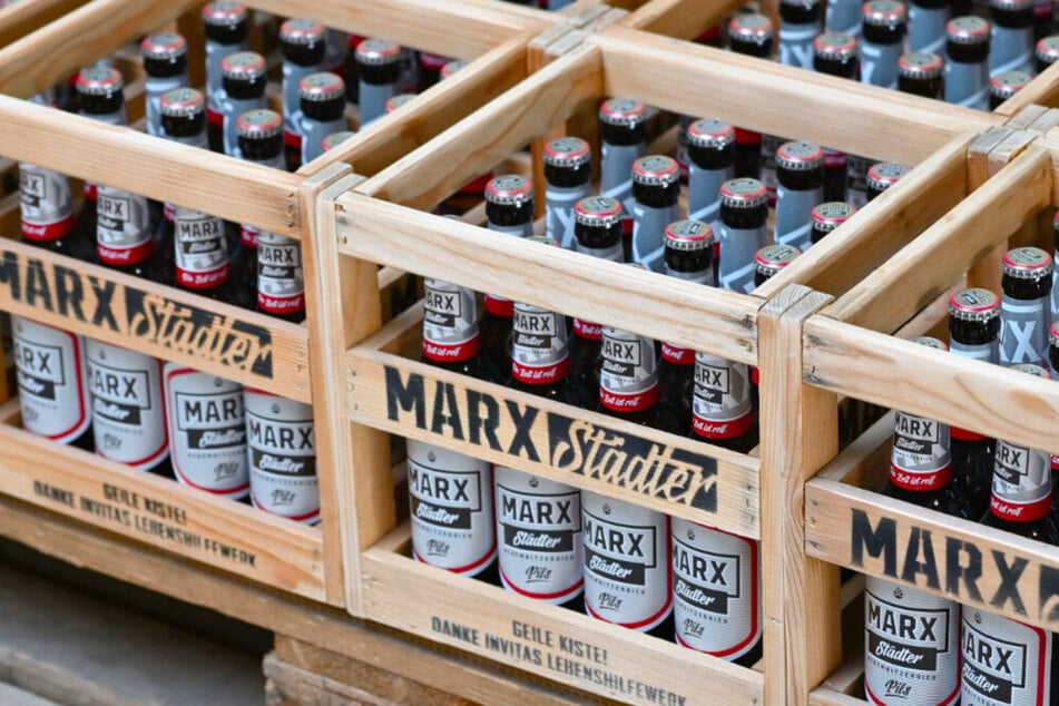 Gemeinsam mit 54 Vertriebspartnern bringt das Team leckeres Bier unter die Leute.