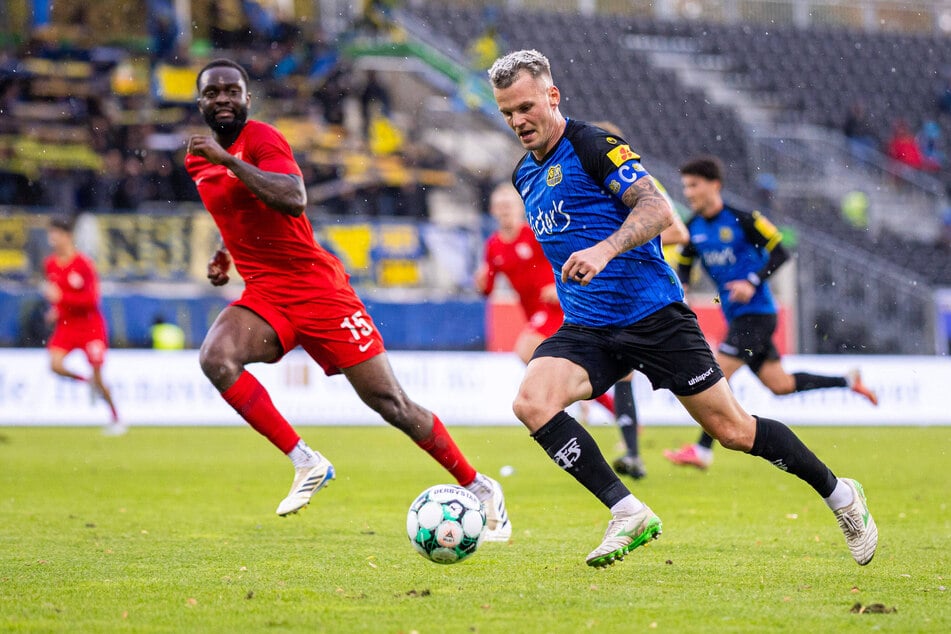Florian Pick (31, r.) war mit der Leistung des Schiedsrichters beim Spiel gegen Havelse gar nicht zufrieden.