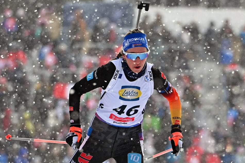 Franziska Preuß (30) holt im Sprint gleich die Silbermedaille.