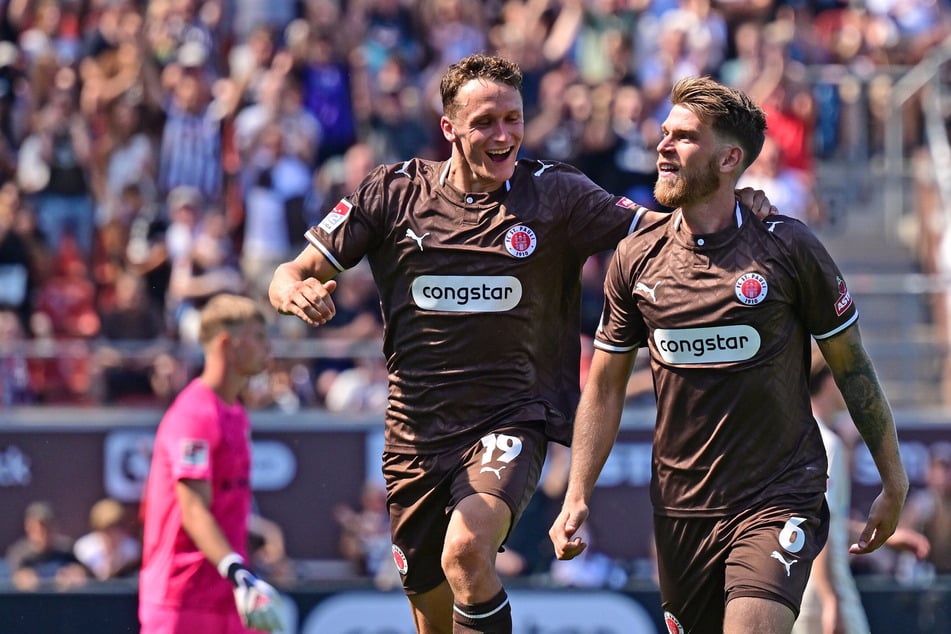 Nur 57 Sekunden nach Wiederanpfiff traf Neuzugang Marcus Mathisen (r.) zum 1:0 für den FC St. Pauli.