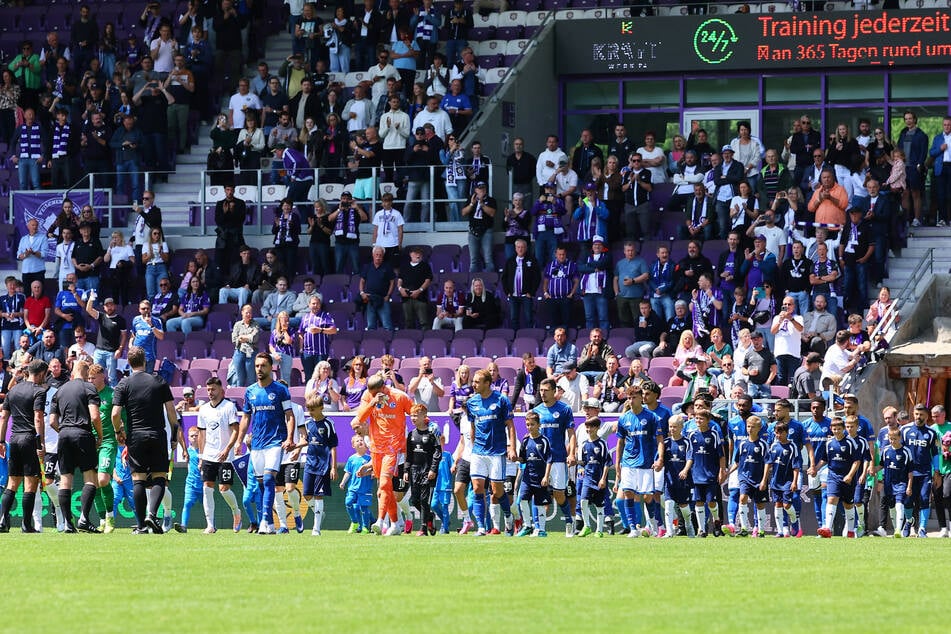 Der Bundesliga-Aufsteiger und der Drittliga-Absteiger lieferten den Zuschauern einen launigen Fußballnachmittag.