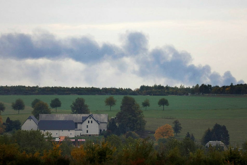 Die Rauchwolke war kilometerweit in Mittelsachsen zu sehen.