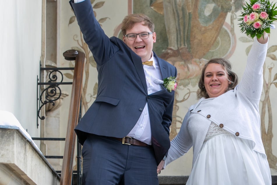 Dresden: Hochzeit in Corona-Zeiten: Dieses Brautpaar heiratet ganz allein