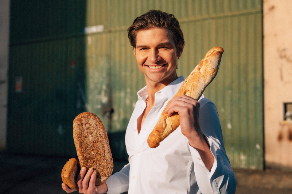 Für ALDI wird Jeremy Fragrance vom Parfüm- zum Brot-Influencer.