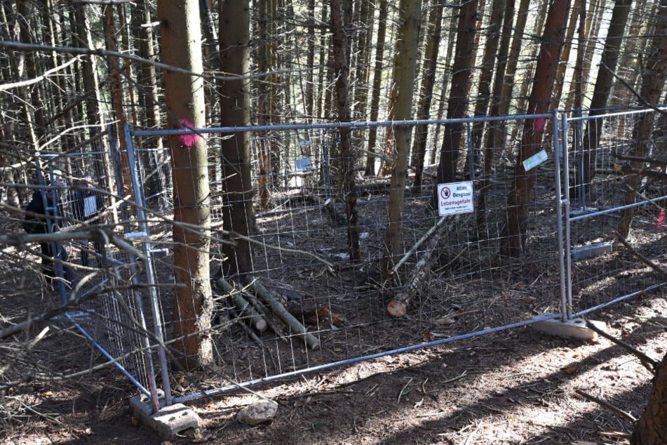 In etwa 25 Meter Tiefe liegt Oliver K. vermutlich verschüttet.