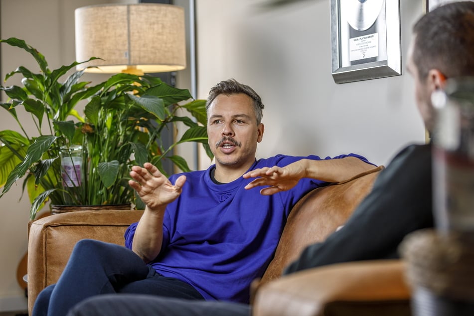 Der Dresdner Tino Piontek (46) alias DJ Purple Disco Machine kann es kaum abwarten, im Zwinger aufzulegen.