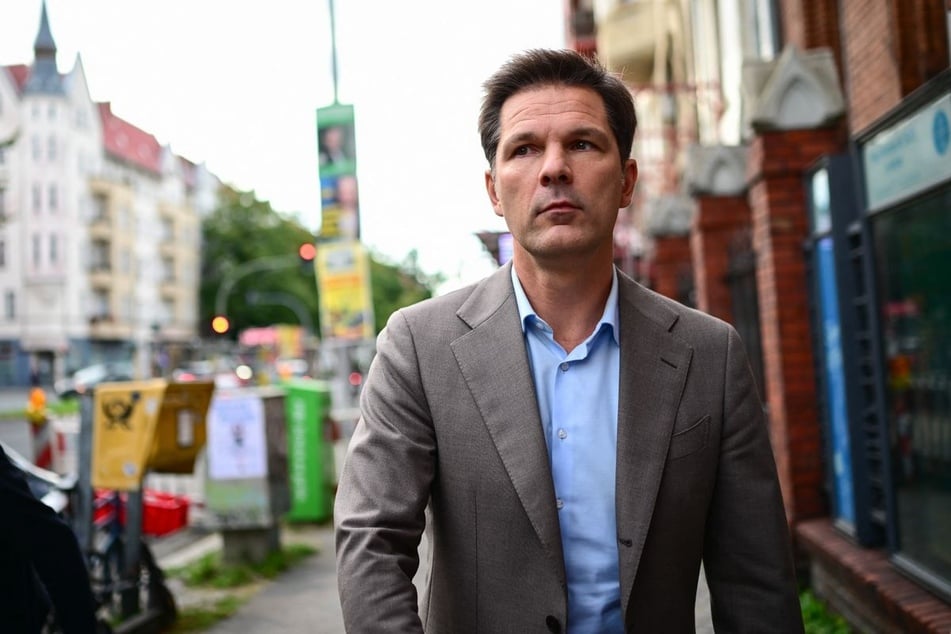 SPD-Spitzenkandidaten Steffen Krach (47) weist die Anschuldigungen zurück.