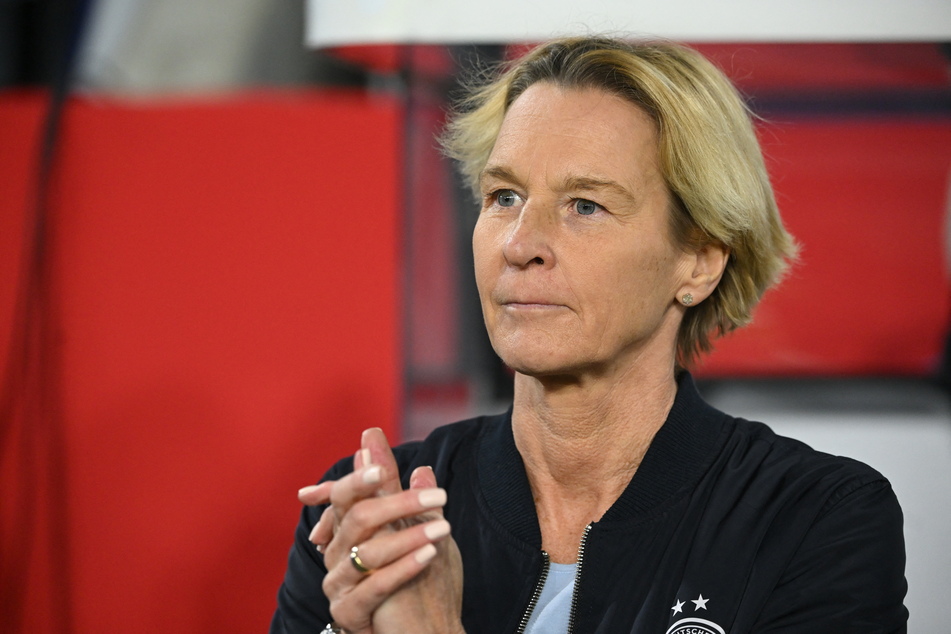 Martina Voss-Tecklenburg (55) ist derzeit wegen körperlicher und mentaler Erschöpfung nicht beim DFB-Team.