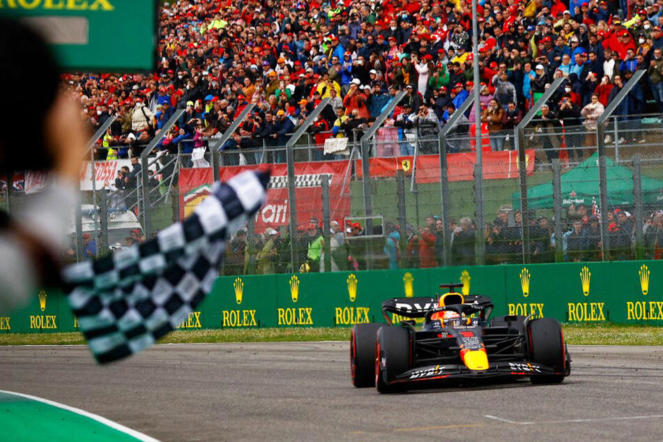 Formel-1-Weltmeister Max Verstappen (24) holte sich den Sieg in Imola.