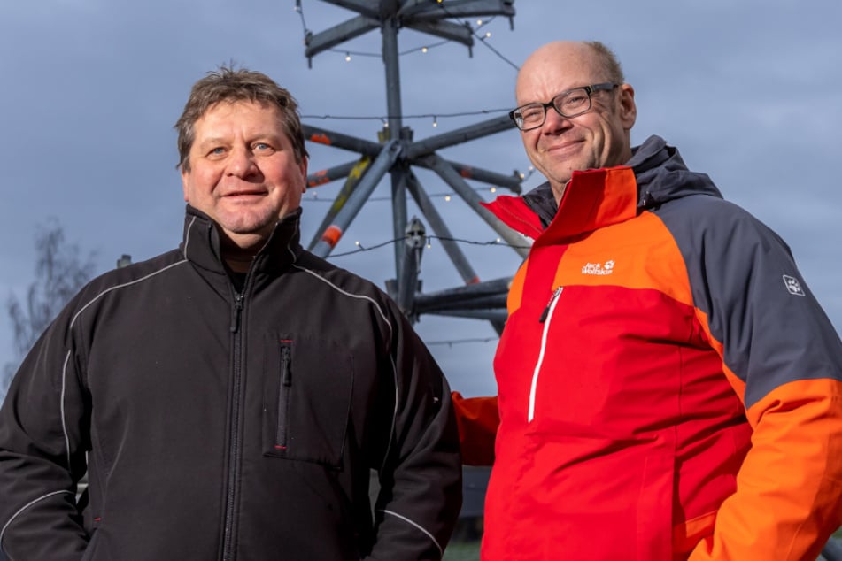 Senior-Chef Walter Stuber (64, r.), hier mit Geschäftsführer Dirk Eckart (58), übergibt seine Firma Gemeinhardt Gerüstbau zum Jahreswechsel an den Nachwuchs.