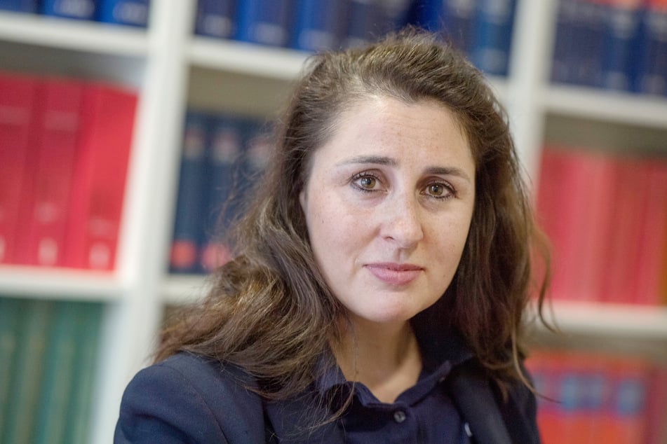 Auch die Frankfurter Rechtsanwältin Seda Basay-Yildiz (45) hat nach eigenen Angaben mehr als ein Dutzend Drohschreiben erhalten.