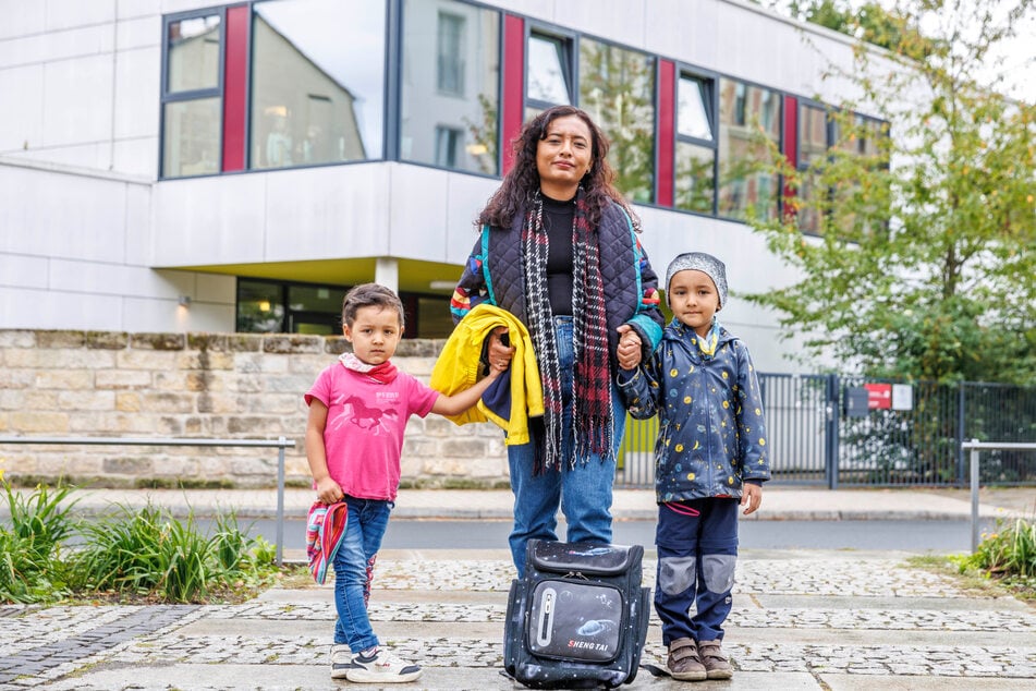 Morgen muss sich Mama Amira D. (33) alleine um Tochter Diana (4, l.) und Sohn Dietmar (6) kümmern. Dabei müsste sie eigentlich eine Prüfung absolvieren.