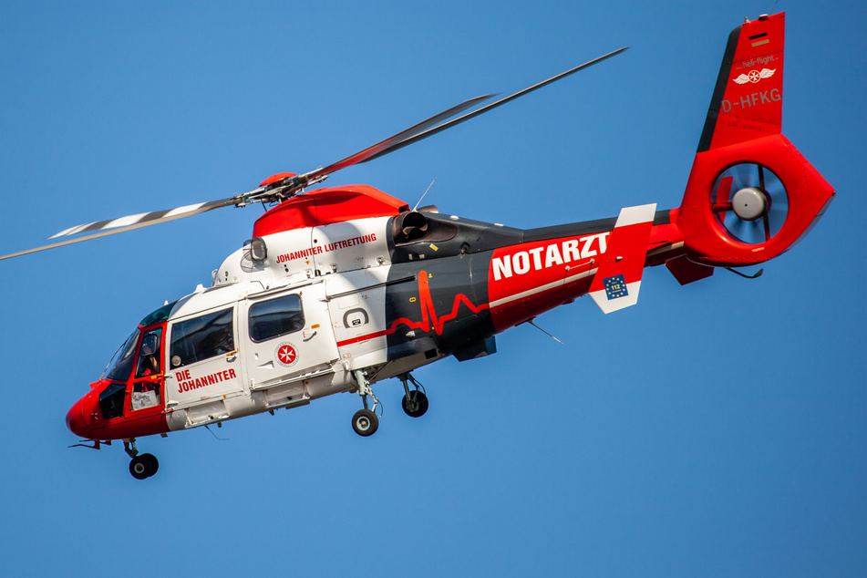 Die schwer verletzte Siebenjährige wurde mit einem Hubschrauber ins Krankenhaus gebracht. (Symbolbild)