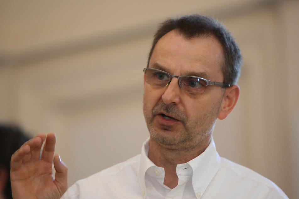 Das wachsame Auge auf Bürgerseite: Steffen Spittler (59) von der Initiative "Basistunnel nach Prag".