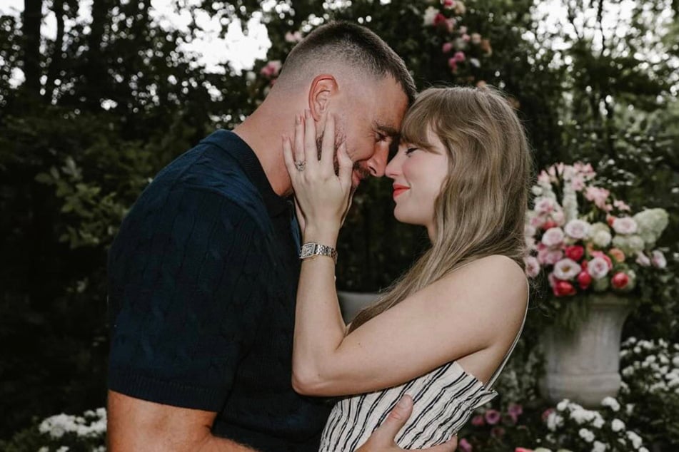 Taylor Swift (r.) and fiancé Travis Kelce are reportedly planning to tie the knot next summer in Rhode Island, where the singer owns a massive mansion.