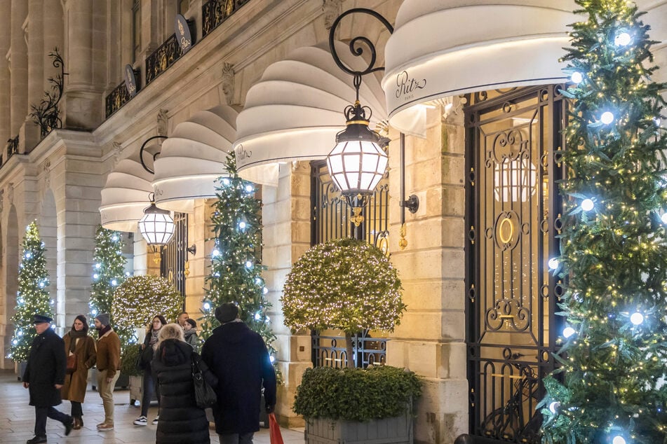 Eine Geschäftsfrau vermisst nach ihrem Aufenthalt im Pariser Hotel Ritz ihren Diamantring