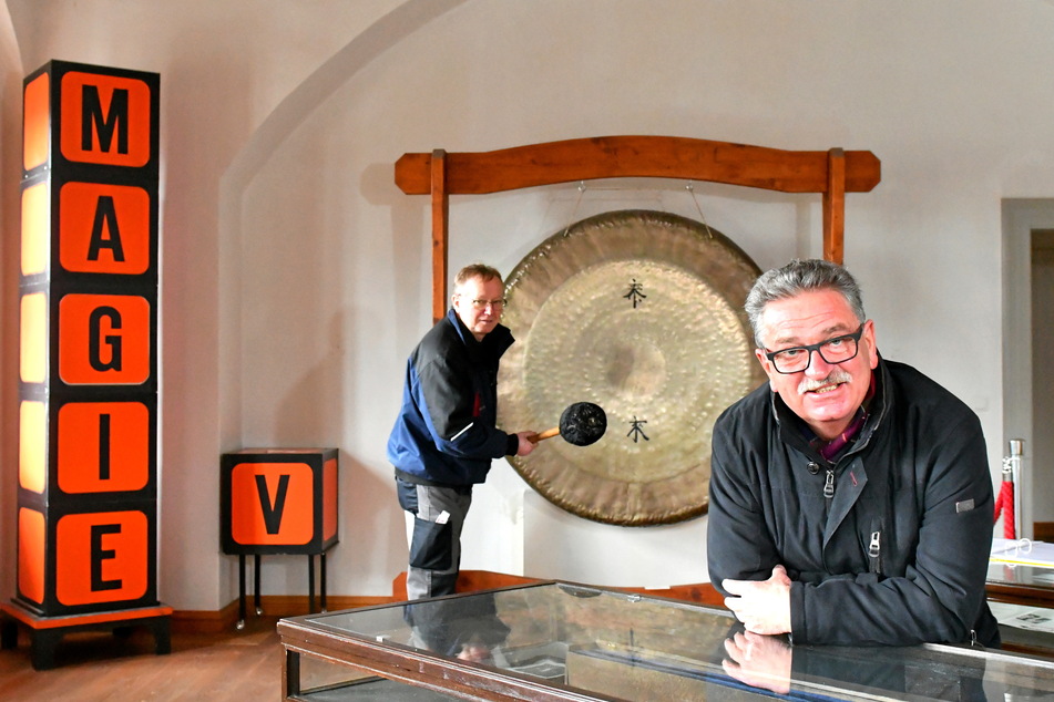 Im Museum steht auch noch der große Gong, mit dem der weltberühmte Magier Marvelli seine Shows eröffnete.
