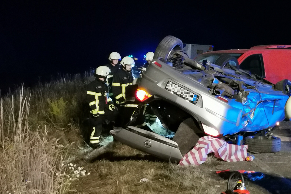 Vier Verletzte bei heftigem Unfall nahe Leipzig: Lieferte sich betrunkener Opel-Fahrer ein Rennen?
