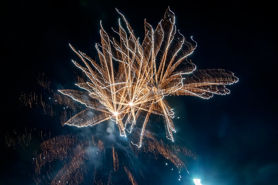 In der Halbzeitpause vom Deutschlandspiel gibt es ein Feuerwerk zu sehen. (Symbolbild)