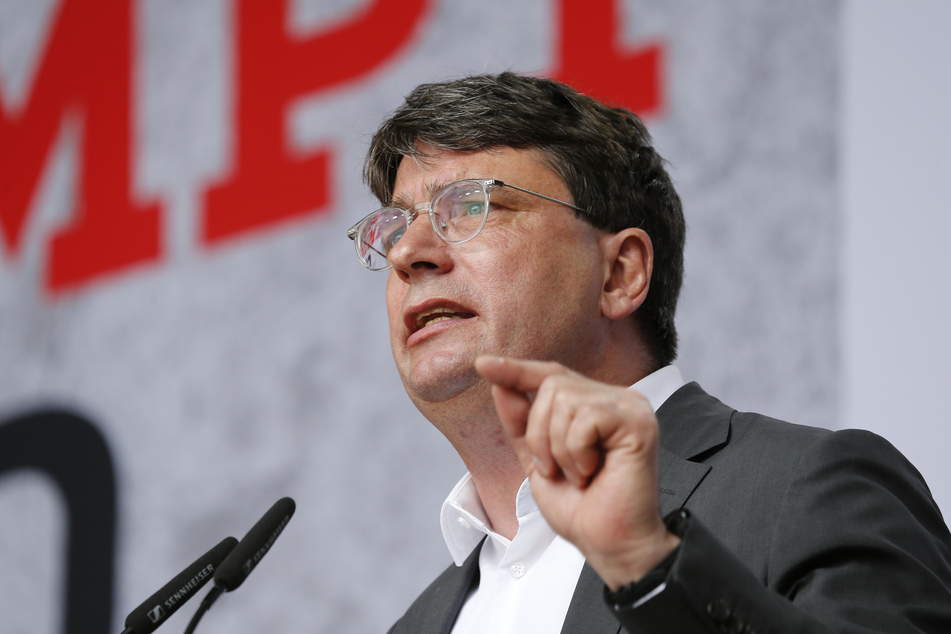 Florian von Brunn (54, SPD) tritt für die SPD an.