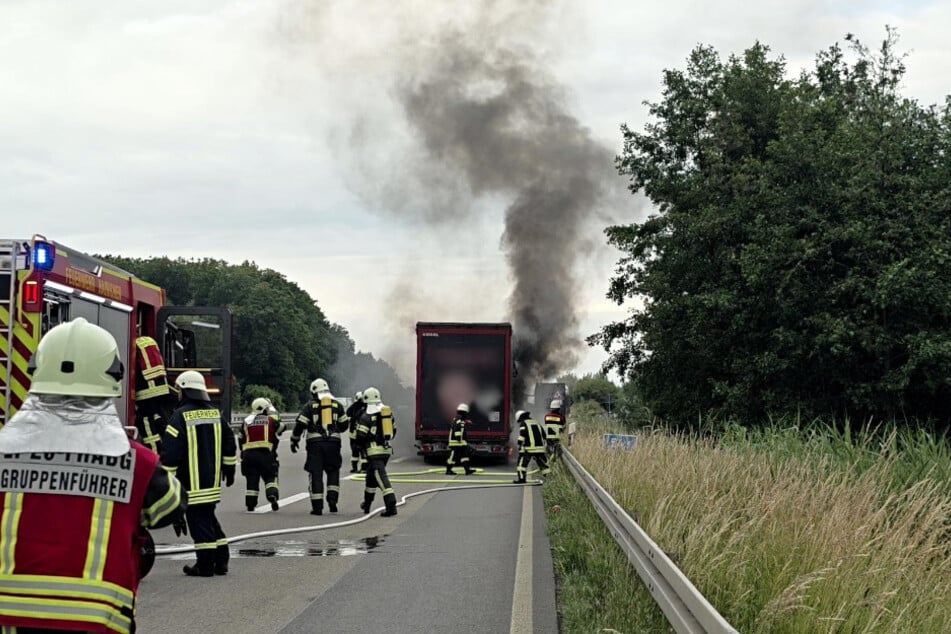 Eine große Rauchwolke war über der A4 zu sehen.