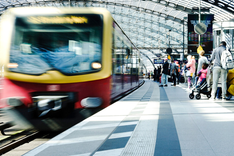 Berliner können sich wieder über den normalen Fahrplan der S-Bahn freuen. Während des Streiks fiel die Ringbahn S41 und S42 komplett aus.