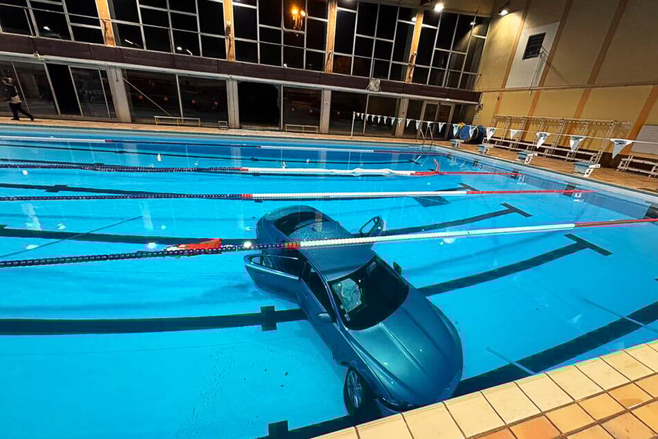 Ein Auto ging in Südfrankreich baden.