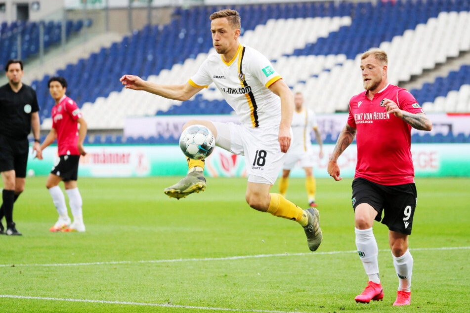 Jannik Müller (vorne links) spielte vier Jahre für Dynamo Dresden. Nun ist er nur noch zwei Runden von der Europa-League-Gruppenphase entfernt.
