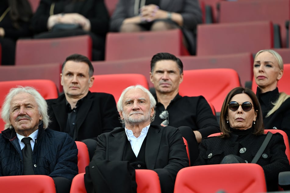 Auch DFB-Sportdirektor Rudi Völler (64) war am Donnerstag im Stadion, um von Daum Abschied zu nehmen.