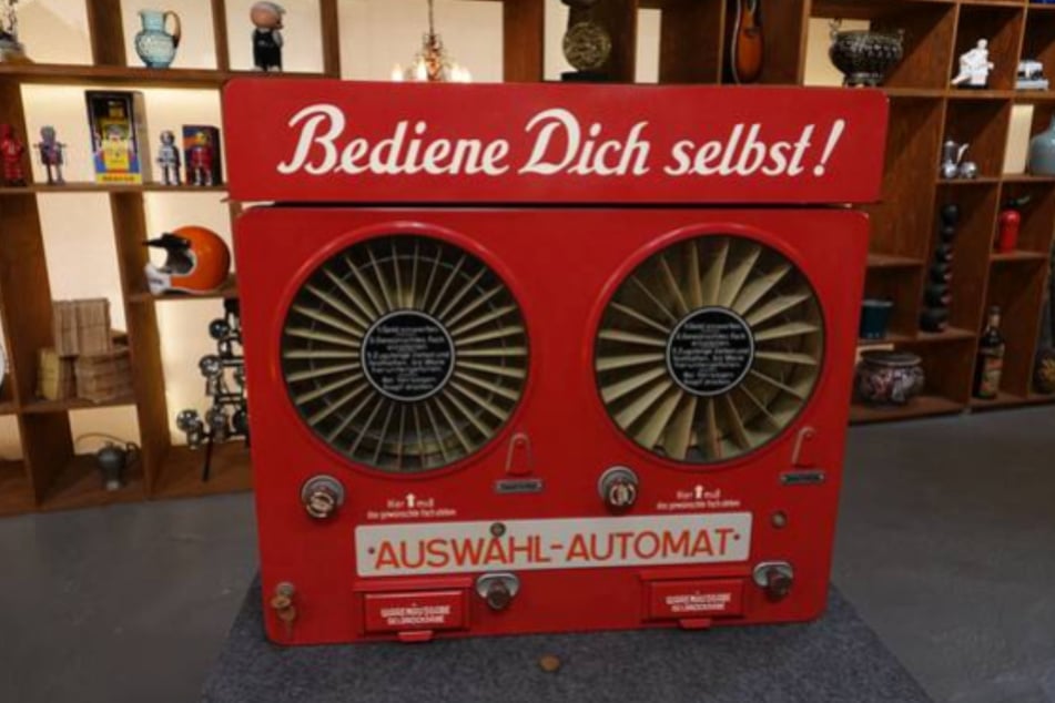 Bei dem Verkaufsobjekt handelt es sich um einen Doppel-Automaten der von der Firma Ferdinand Florstedt aus den 1950er-Jahren.