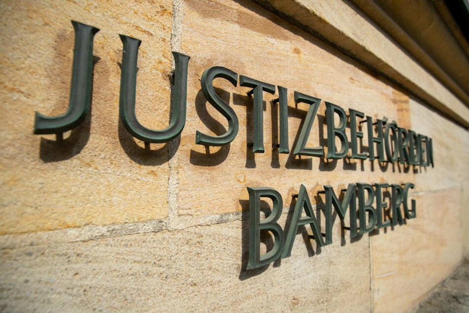 Der Prozess gegen den 26-Jährigen, der mit einer großen Haushaltsschere fünf Menschen bedrohte, fand in Bamberg statt.