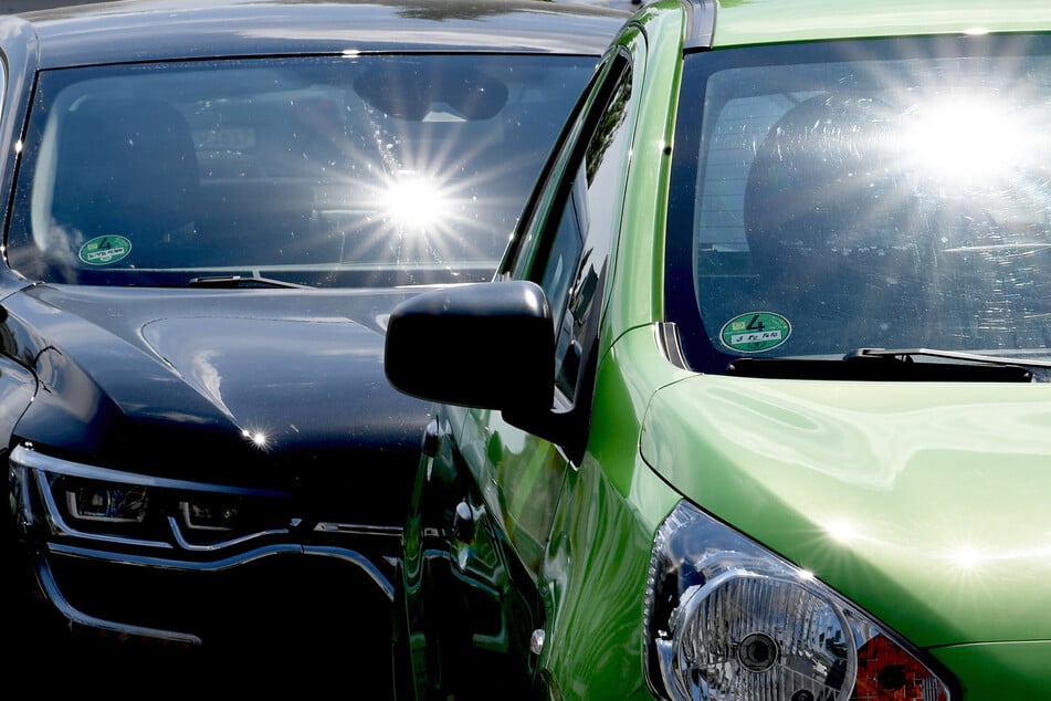 Hitze-Fauxpas: Polizei muss Kleinkind aus Auto befreien!