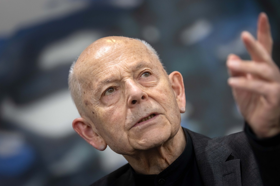 Max Uhlig (84) war bereits in der DDR ein bekannter und gefragter Künstler.