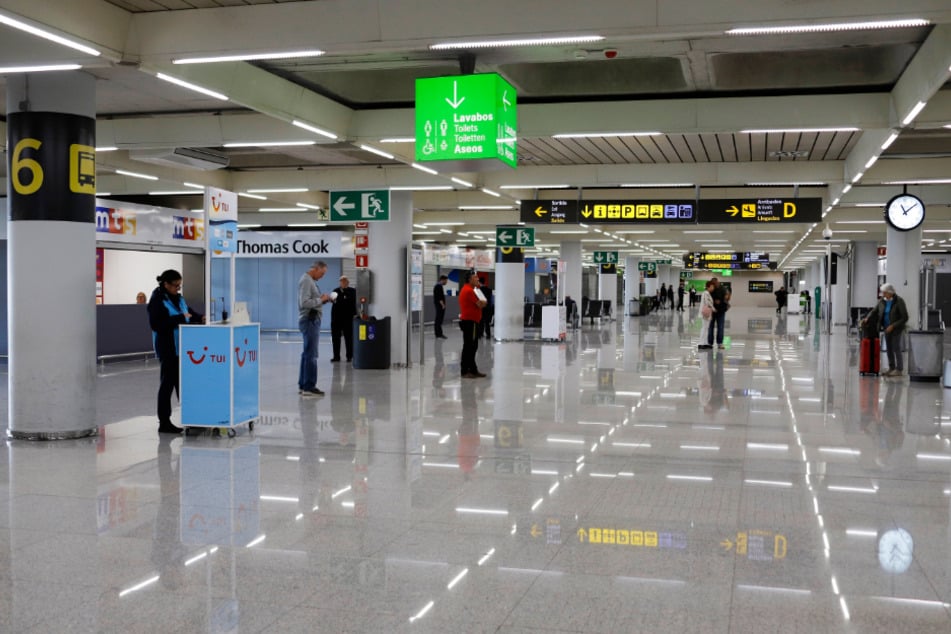 Der Flughafen von Palma de Mallorca ist fast leer, nachdem der Coronavirus-Alarmzustand erklärt wurde. 