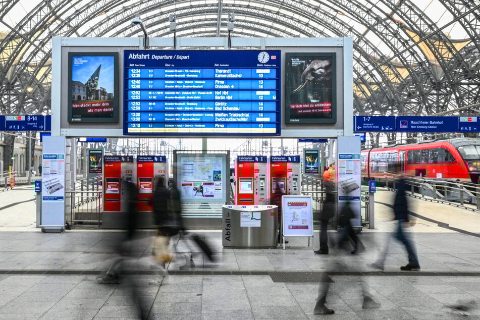 Dresden: Viel Spucke und Gewalt: Suffkopf fällt am Dresdner Hauptbahnhof extrem negativ auf