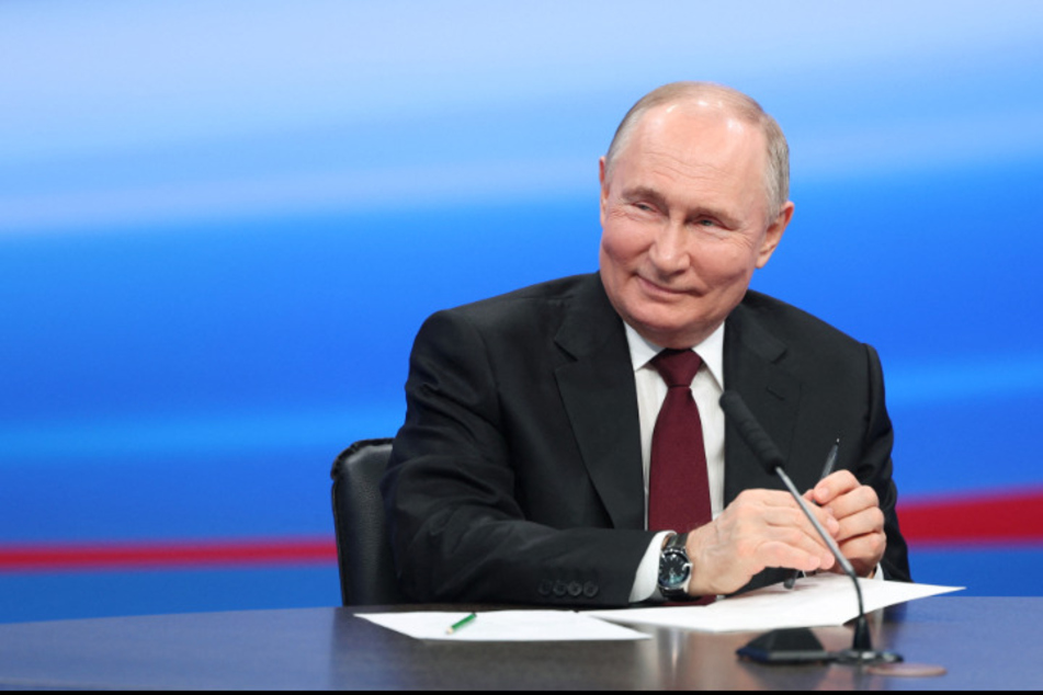 Hat sich soeben "wählen" lassen: Wladimir Putin (71) sitzt wieder fest im Sattel.