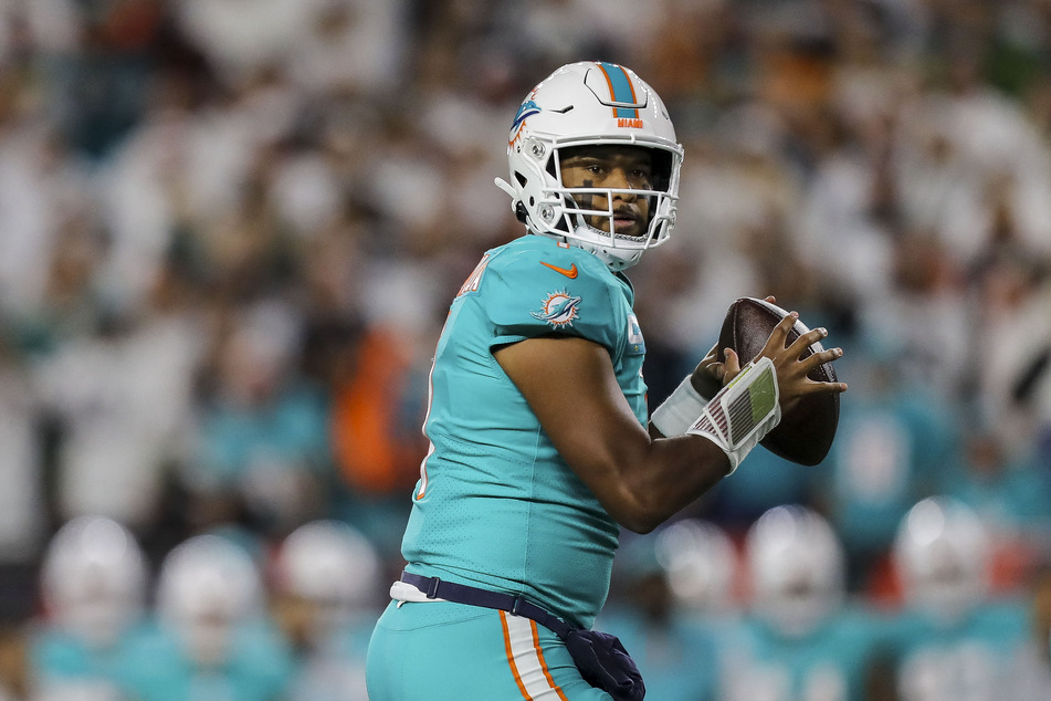Miami Dolphins quarterback Tua Tagovailoa throws a pass against the Cincinnati Bengals in the first half at Paycor Stadium.