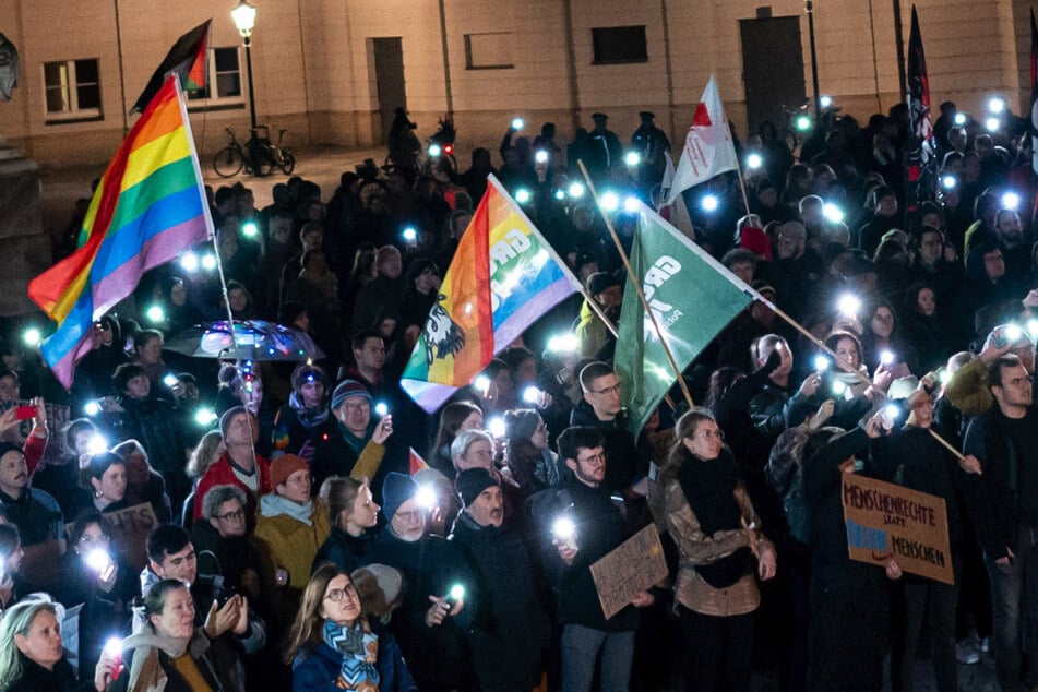 Ein Jahr nach Geheimtreffen: Demo gegen rechts in Potsdam mit Hunderten Menschen