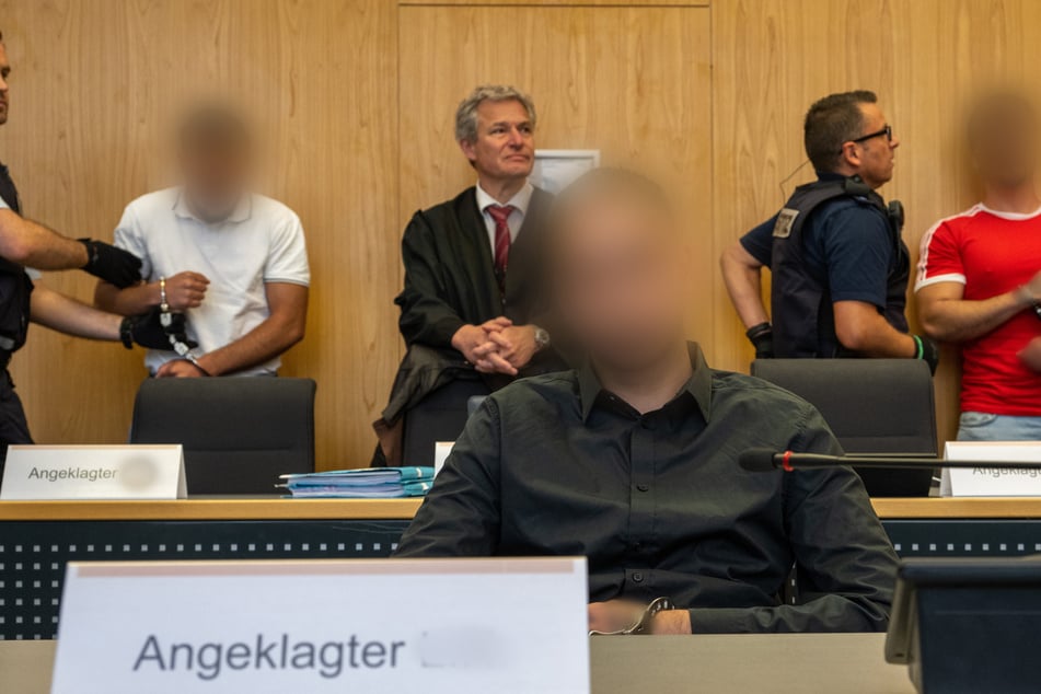 Versuchter Mord an Polizisten: Opfer spricht detailliert von brutalem Angriff!