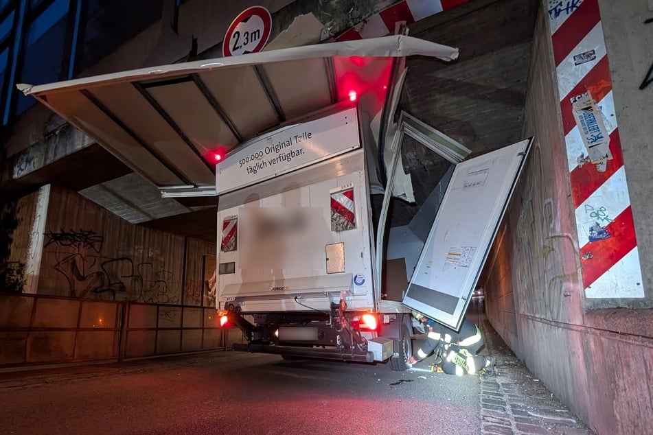 Der hintere Teil des Transporters musste einige Schäden in Kauf nehmen.