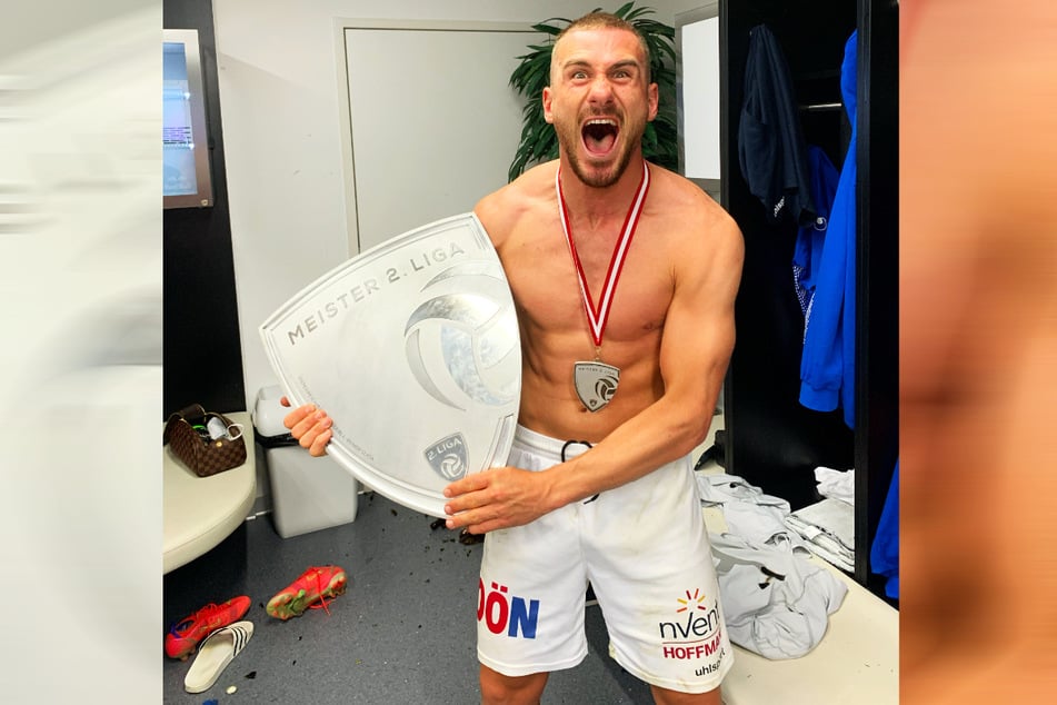 Turgay Gemicibasi (25) wurde 2021 mit dem FC Blau-Weiß Linz Zweitliga-Meister in Österreich.