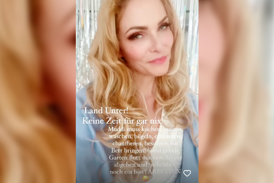 Mit einer Instagram-Story gab Sonya Kraus (49) am Dienstag bekannt, dass sie "unfreiwillig 'digital detox'" mache.